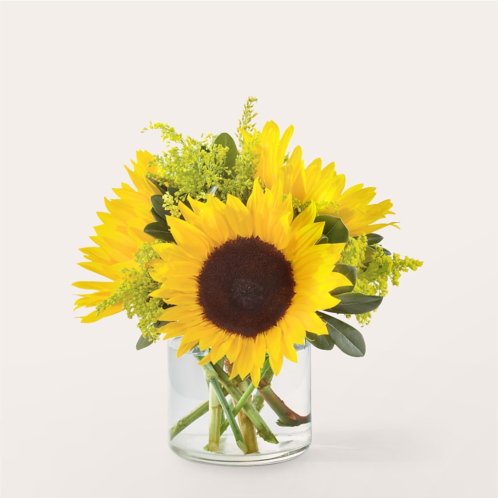 Beaming Sunflower Bouquet – The Village Market Florist, Holly Springs MS