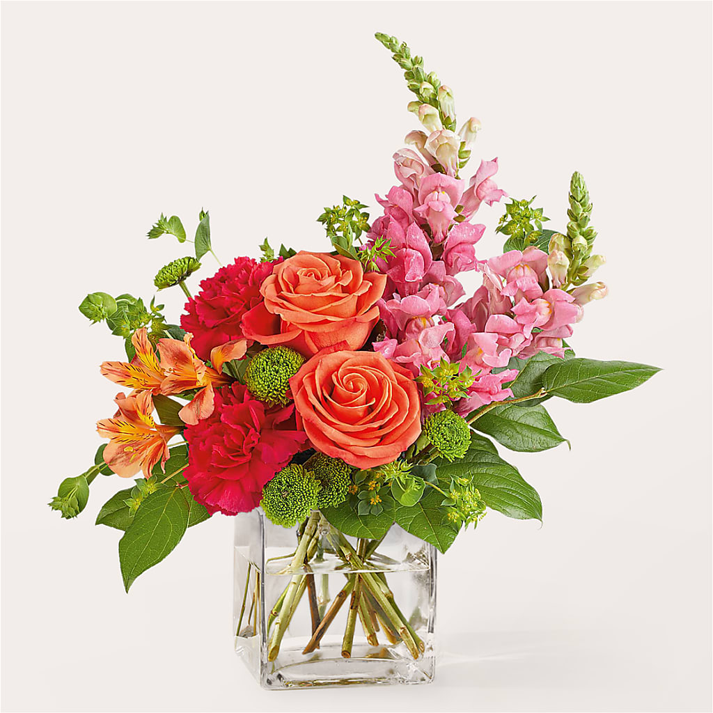 Cosmopolitan Bouquet – The Village Market Florist, Holly Springs MS