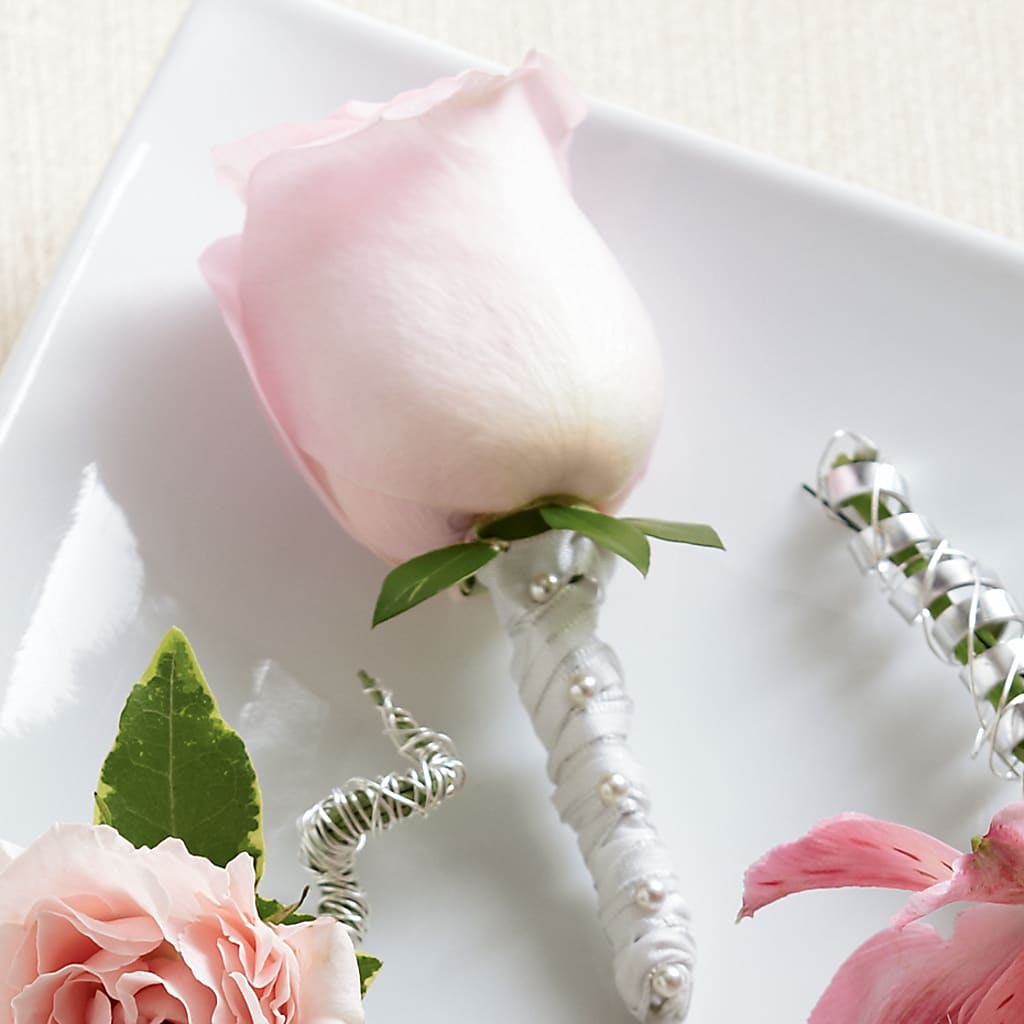Pink Rose Boutonniere – The Village Market Florist, Holly Springs MS