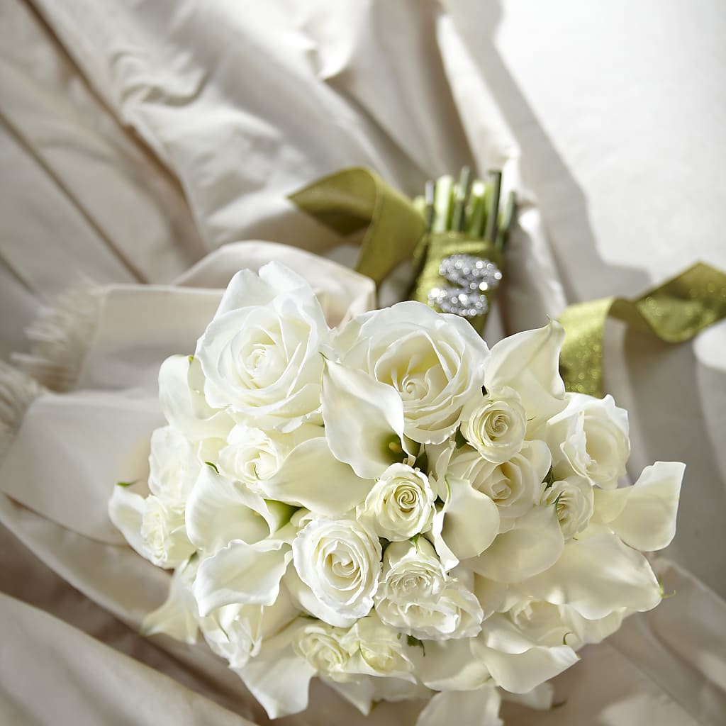 Serene Highness Bouquet – The Village Market Florist, Holly Springs MS