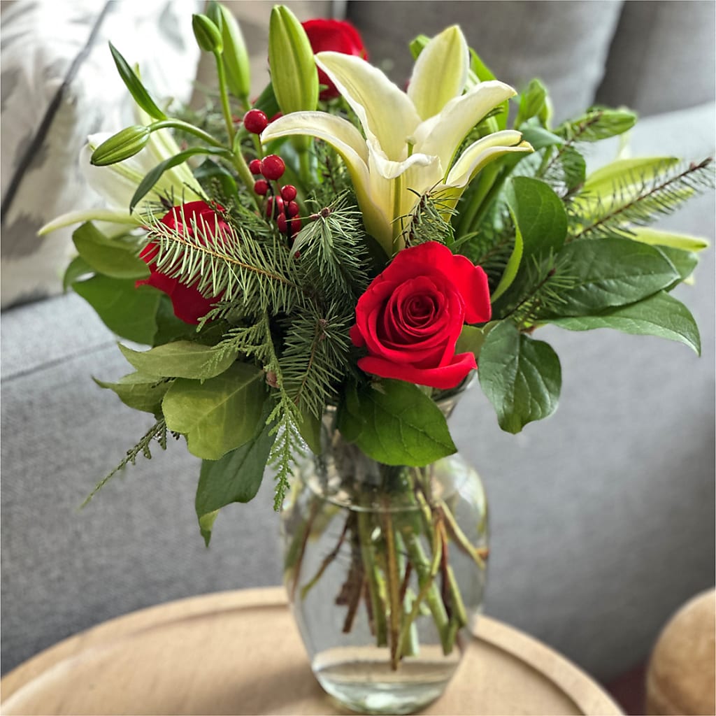 Sparkling Snowflakes Bouquet –  The Village Market Florist, Holly Springs MS