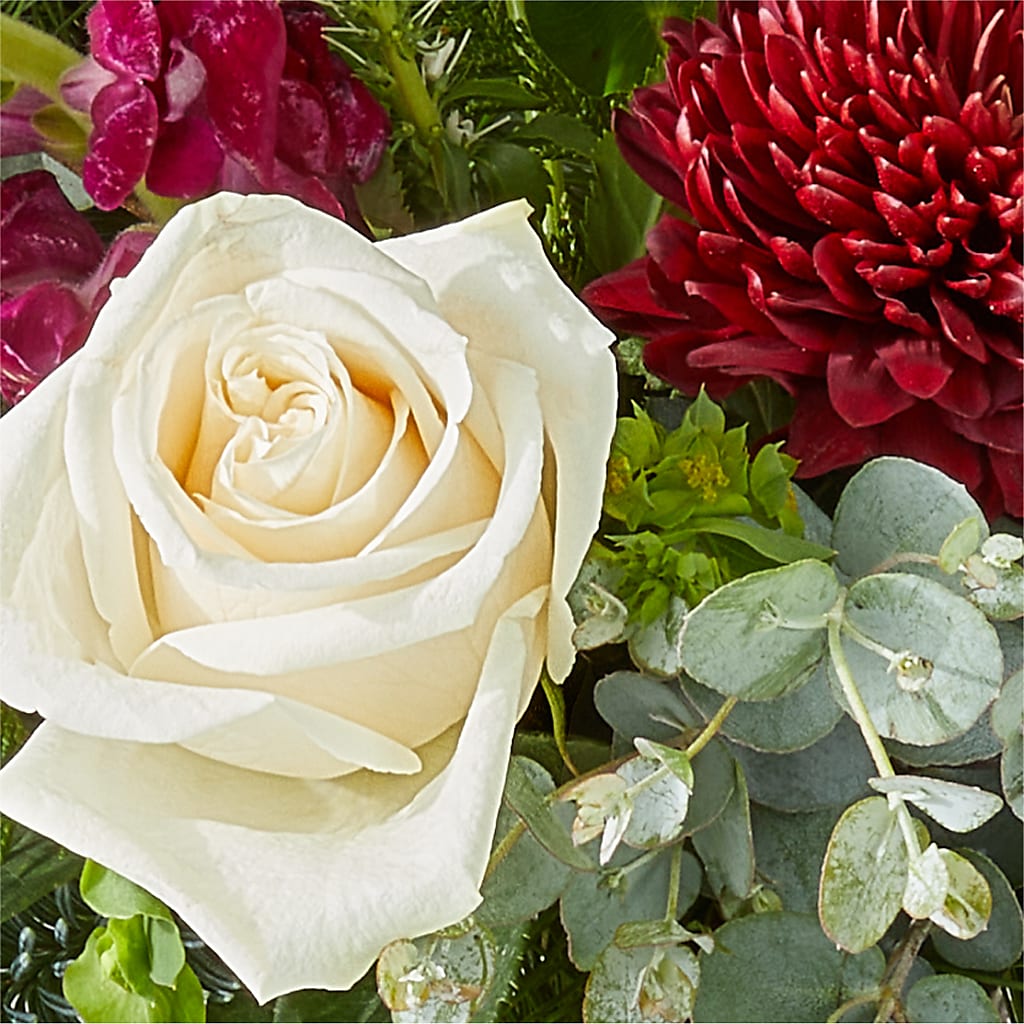 Cranberry Fizz Bouquet –  The Village Market Florist, Holly Springs MS